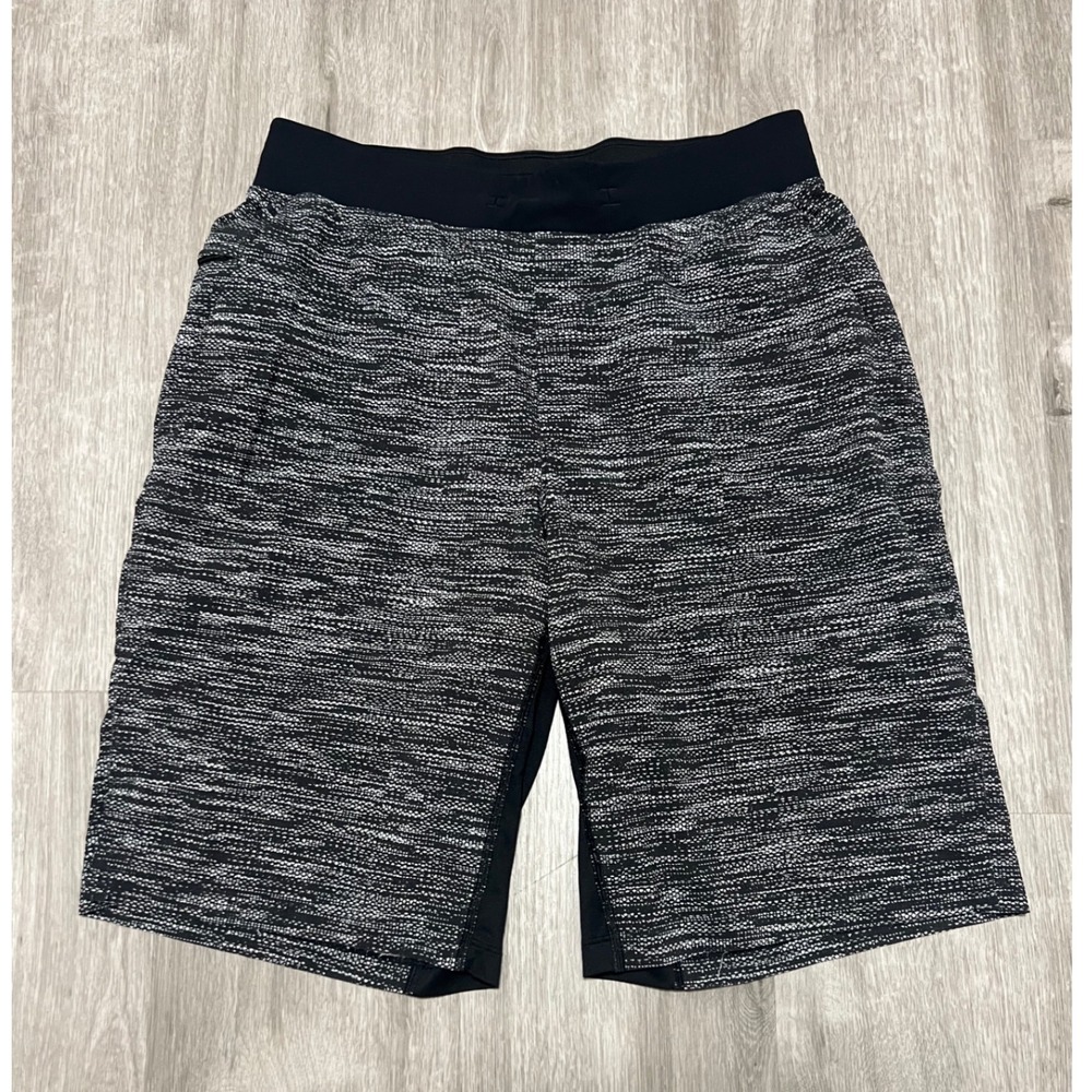 Lululemon Mens Size M Shorts Black White Heathered‎ Gym Athletic Performance